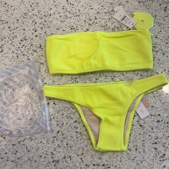 PILYQ Pineapple Reef Bandeau Teeny Bikini - Picture 4 of 4
